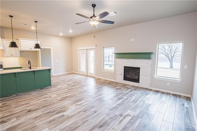 Photo - 3516 Lakeside Dr