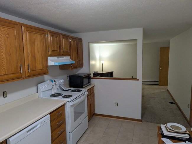 Photo - 33 Garden Rd Unit Apt B4