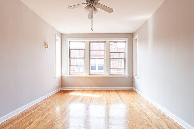 Photo - 540 W Aldine Ave Unit 3