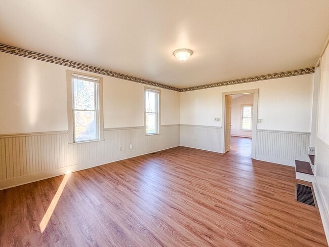 Photo - 3 bedroom, 2 bathroom Quiet Retreat With Scenic Views-Mansfield, Illinois