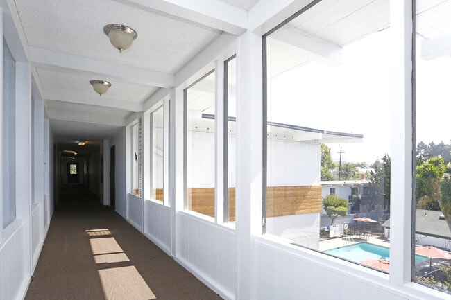Metro Apartments