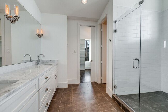 Photo - 2522 N Henderson Ave Unit #3