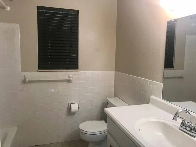 Photo - 8732 W 70th St