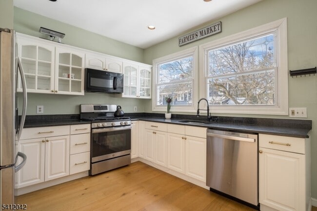 Photo - 30 Sussex Ave Unit 1