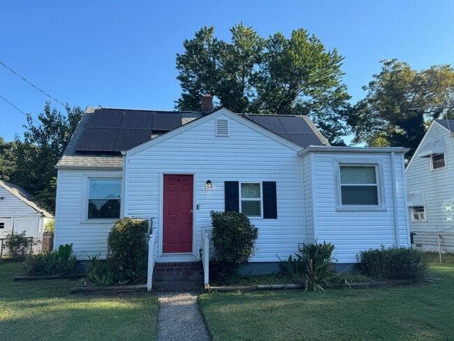 Building Photo - Charming 4-Bedroom Home with Fully Fenced ...