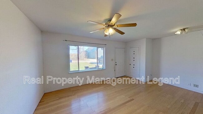 Photo - 307 Depot St