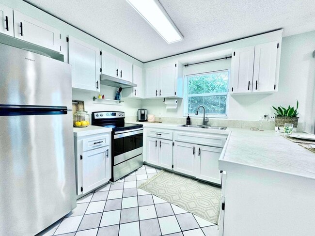 Photo - 707 2nd Ave S