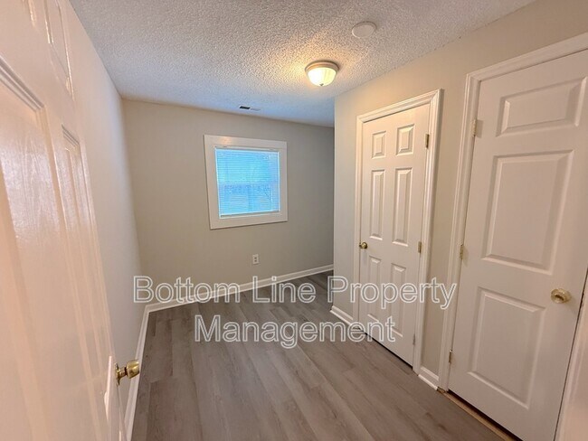 Photo - 910 N Morris St