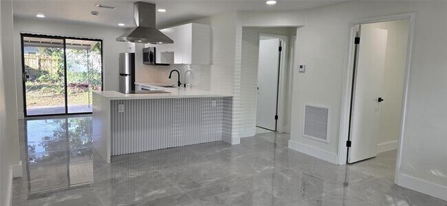 Photo - 5727 Cody St