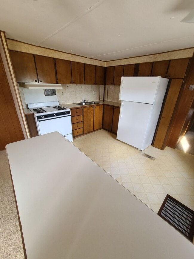 Photo - 3 Bedroom Mobile Home in Grandview Plaza