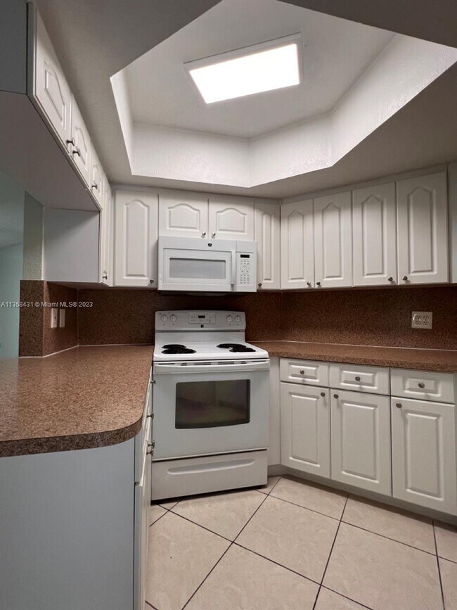 Photo - 8323 Lake Dr Unidad 102