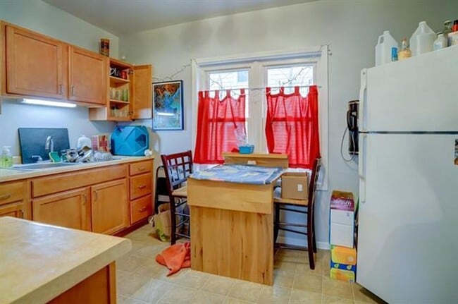 Photo - 7003 Elmwood Ave