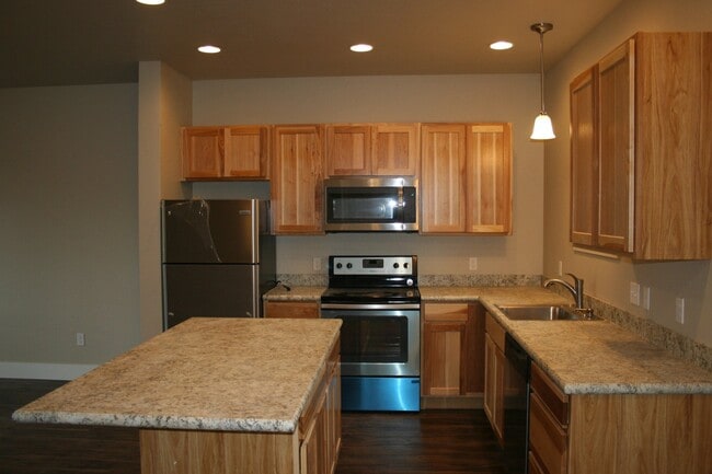 Photo - 729 Waverly Pl