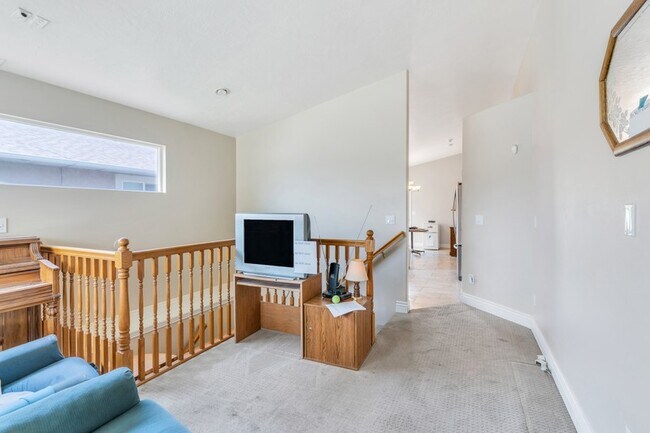 Photo - 874 W 200 N St