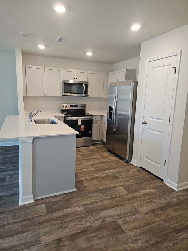 Photo - 188 Seymour Vlg Dr