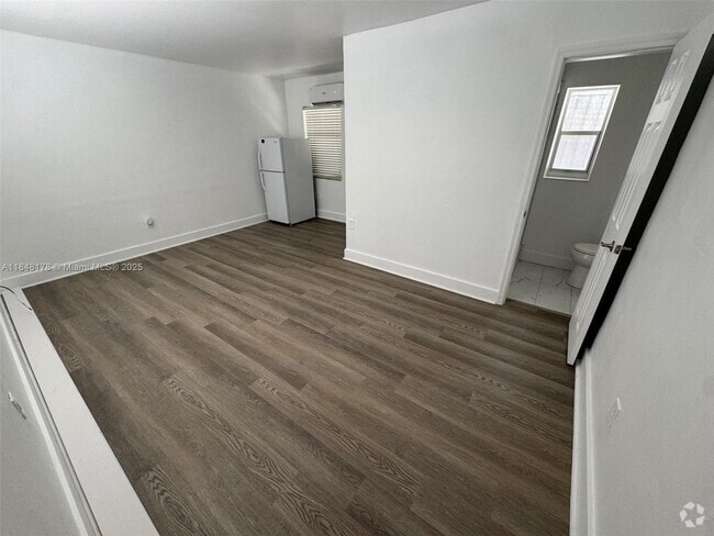 Building Photo - 240 NW 64th St Unit 4 Rental