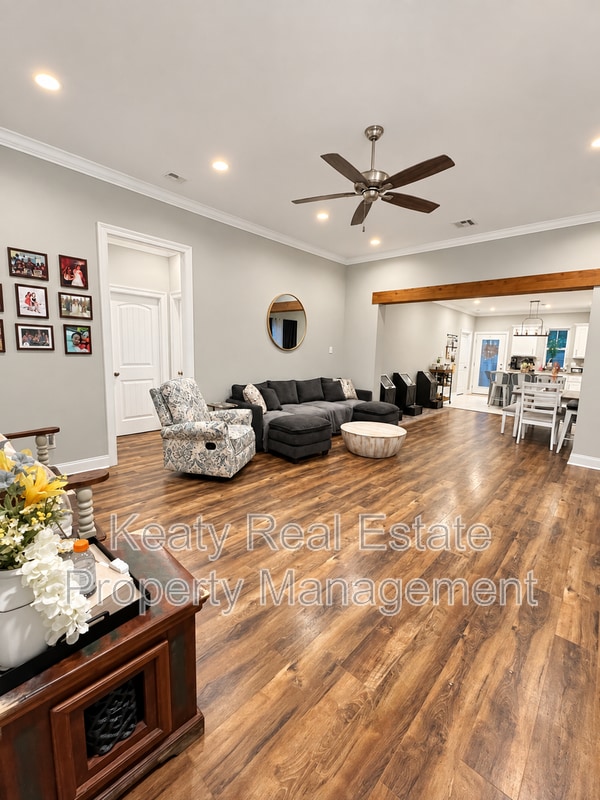 316 Adry Ln