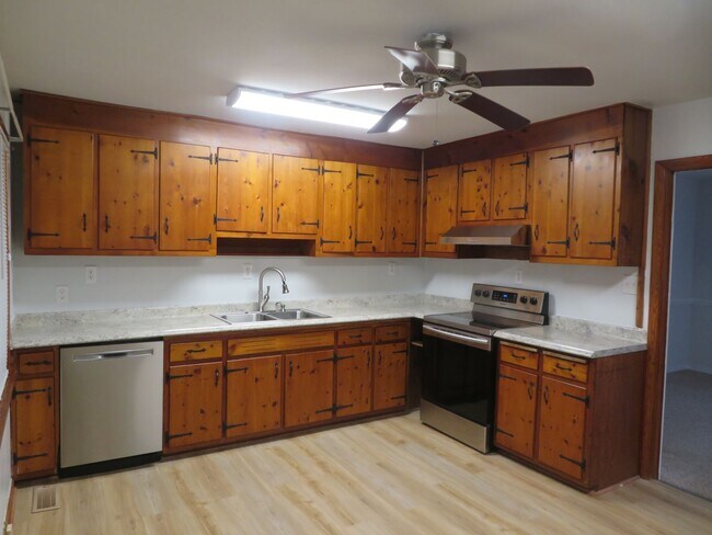 Photo - 7300 Claiborne Rd