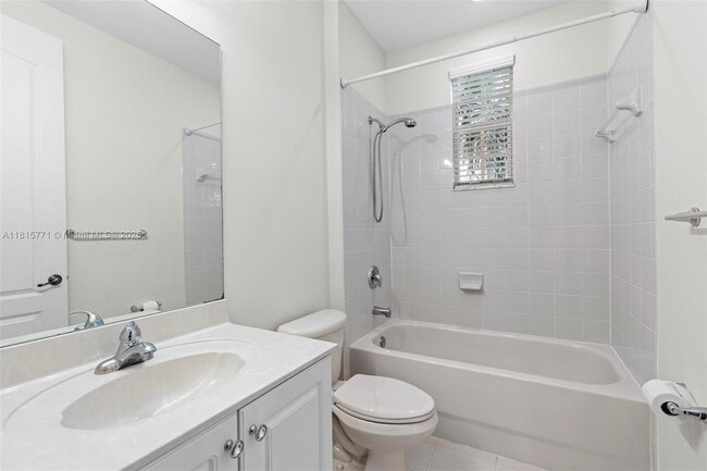 Photo - 419 SW 147th Ave