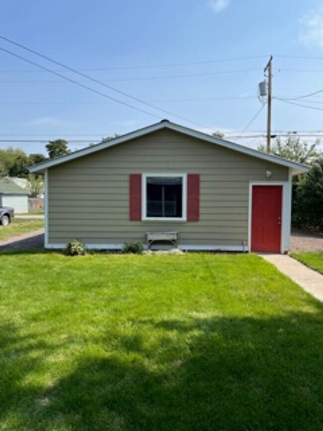 Photo - 3 bedroom 2 bath house in downtown Kalispell