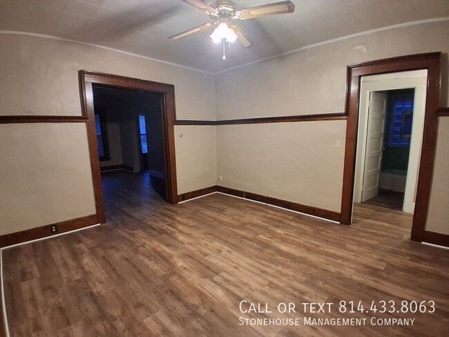 Photo - 622 E 6th St