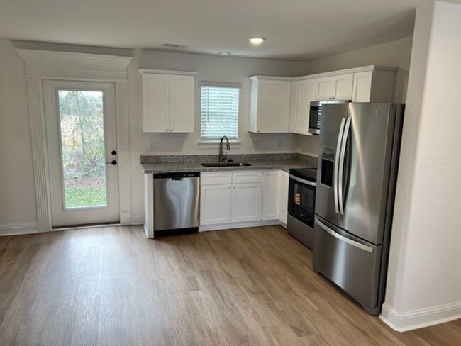 Photo - Brand new rental