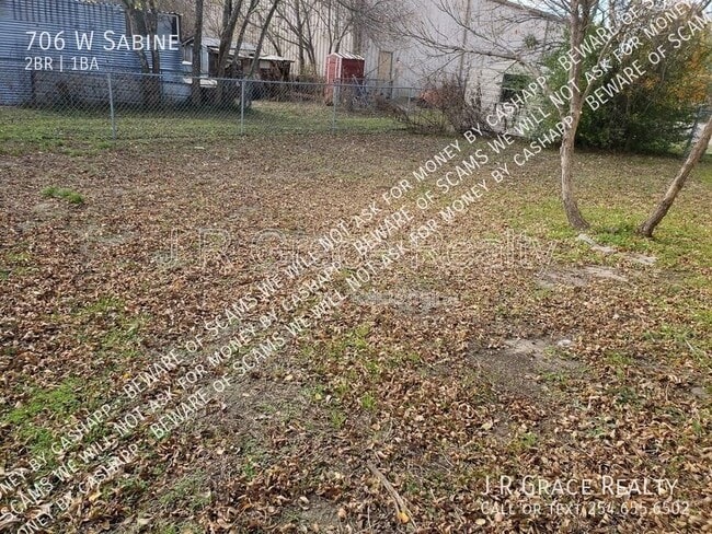 Photo - 706 W Sabine St