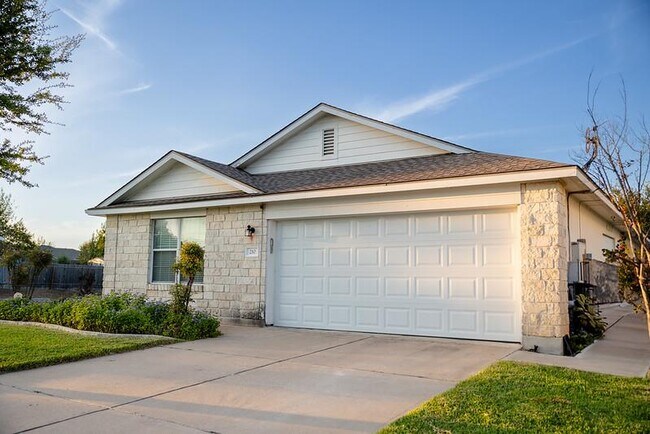 Photo - 210 Rinehardt St