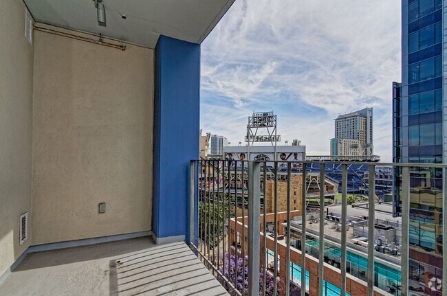 Building Photo - Modern Elegance Meets Iconic Views – Luxur... Rental