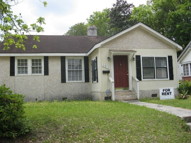 Building Photo - cute house