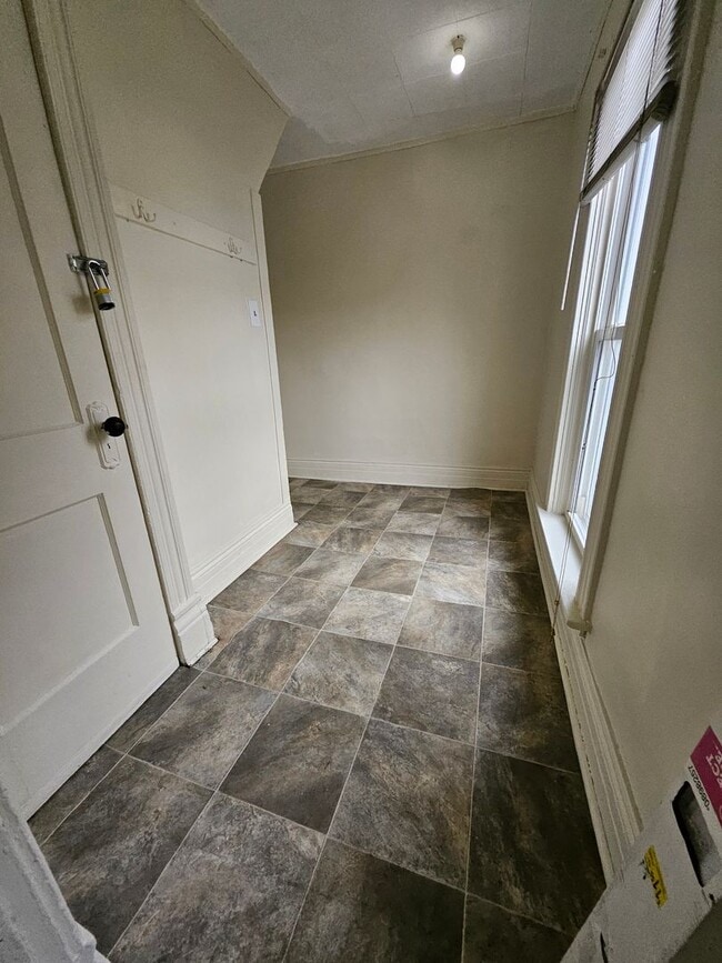 Photo - Upper 3 bedroom unit