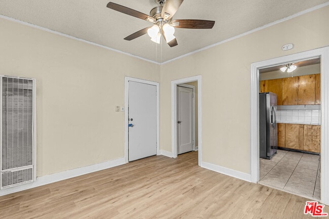 Photo - 3801 1/2 Mont Clair St