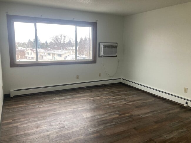 Building Photo - 406 17th St NW Unit apt 15