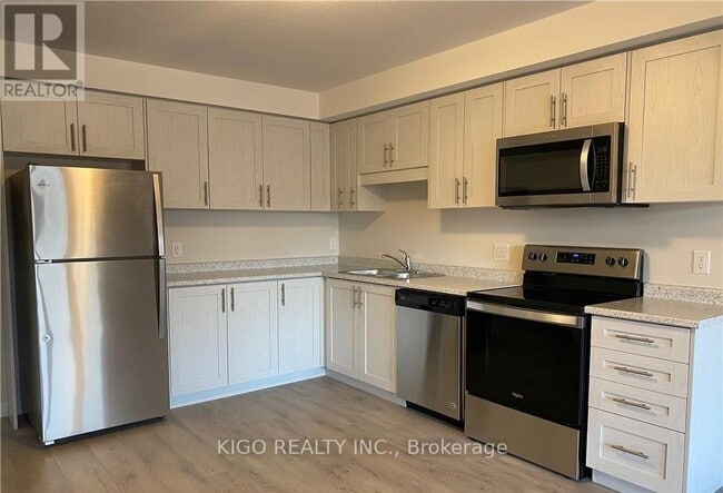 Photo - 160 Rochefort St.