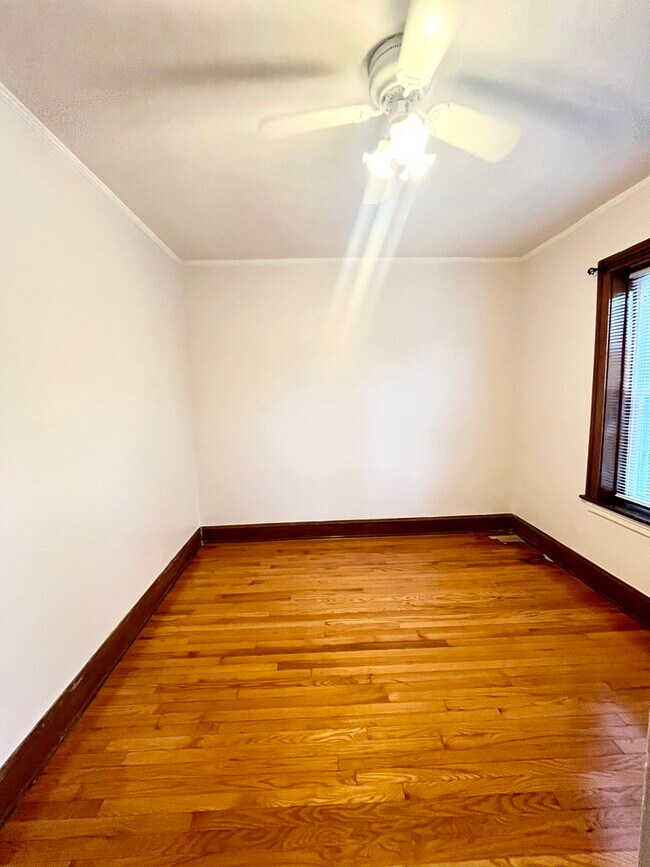 Photo - 2320 N Leclaire Ave Unit 1