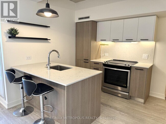 Photo - 30 Baseball Pl Unité 520