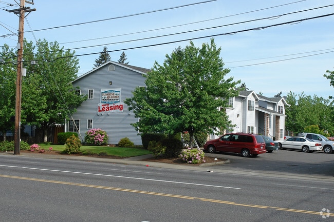 Building Photo - Sunshine Meadows Rental