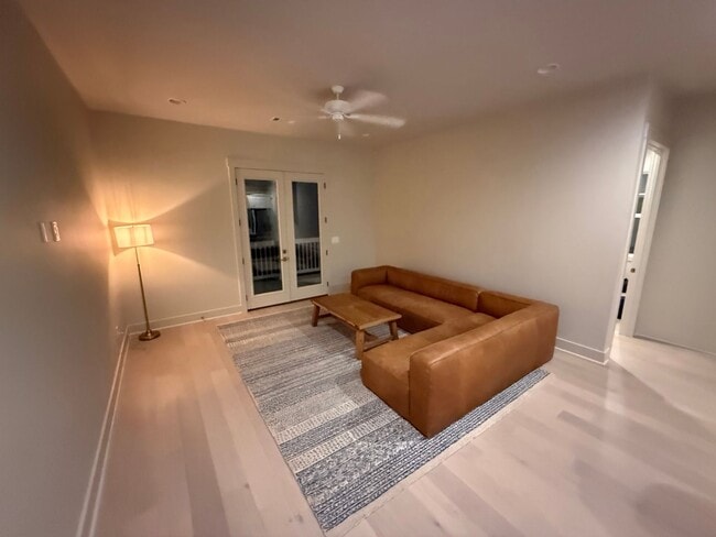 Photo - 3 Bed 3 Bath Flat
