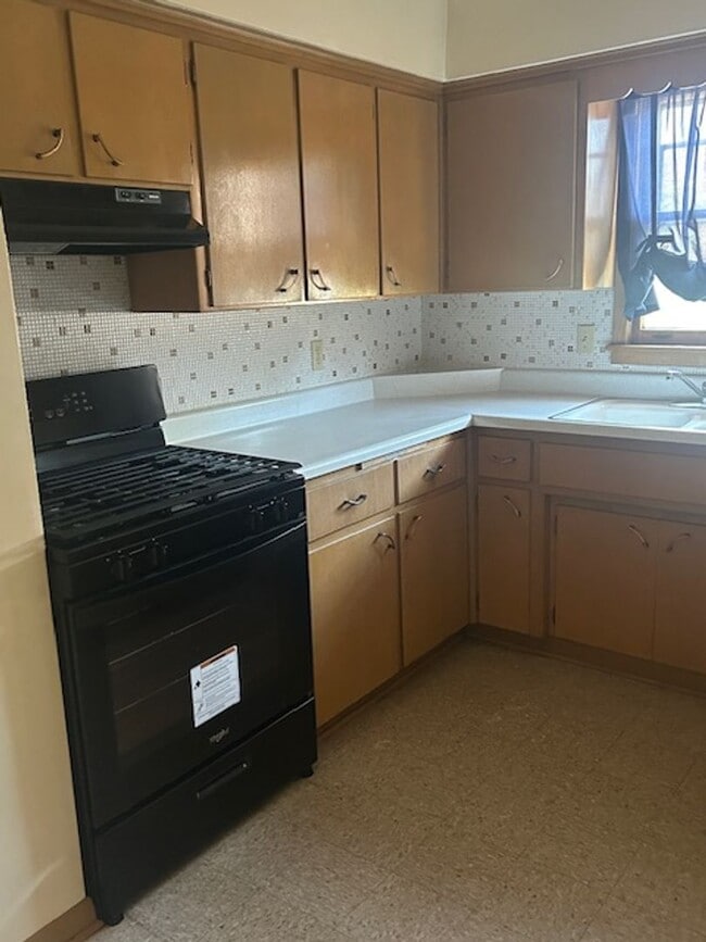 Photo - 1334 W 28th St Unit 2