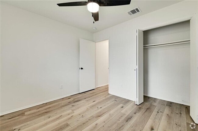 Building Photo - 1602 W Braker Ln Rental