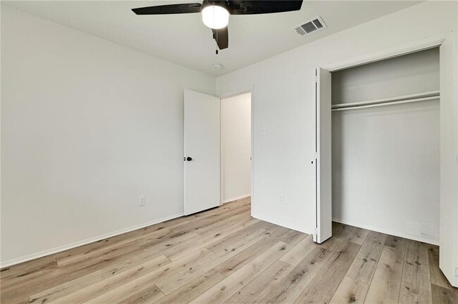 Photo - 1602 W Braker Ln Townhome