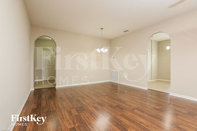 Photo - 965 Marietta Ln