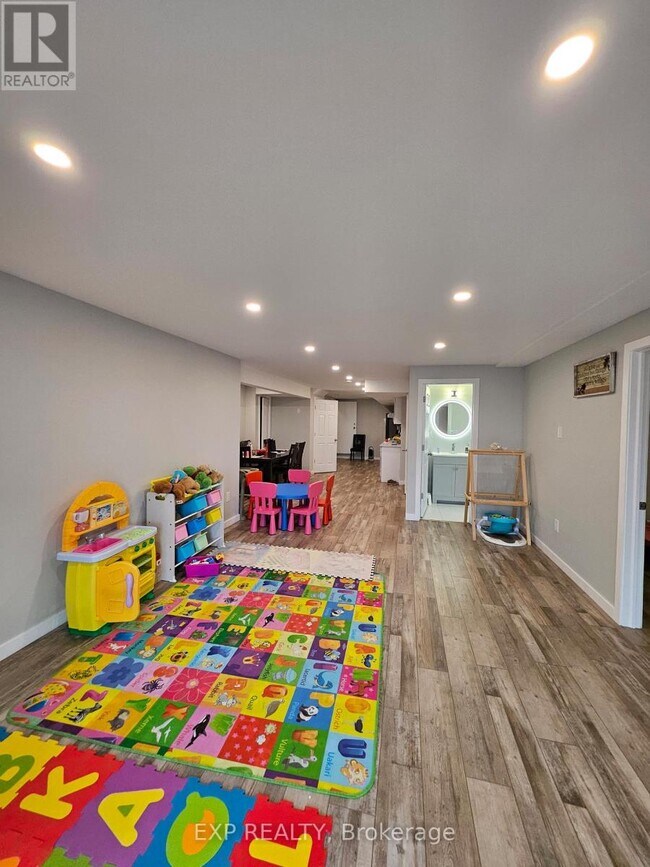 Photo - 916 Dunnigan Ct