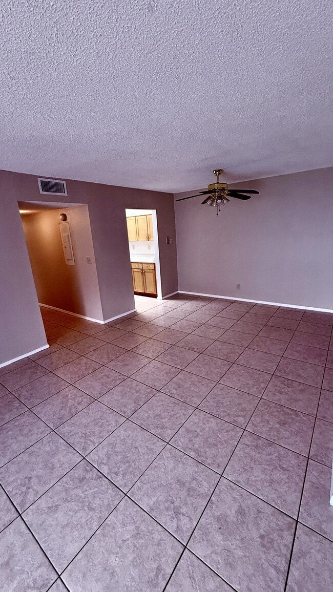Photo - 6519 W Newberry Rd
