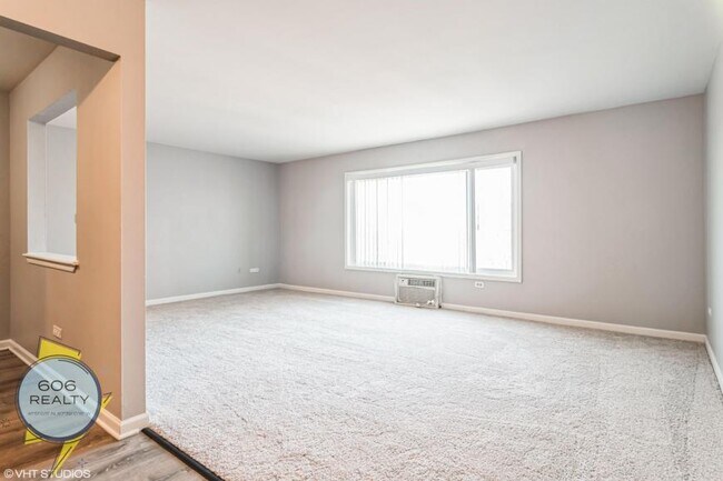 Building Photo - 2 bedroom in Oak Park IL 60301 Unit 5C