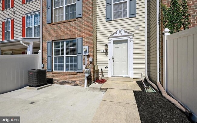 Photo - 1817 Triple Feather Rd