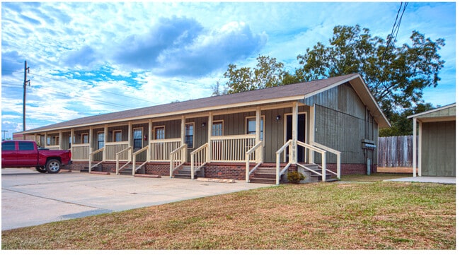 Photo - Captains Quarter Apartments