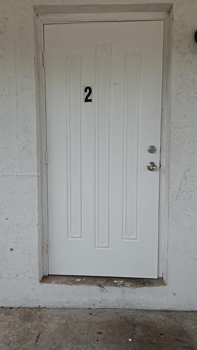 Building Photo - 1051 NW 27th Ave Unit 2 Rental