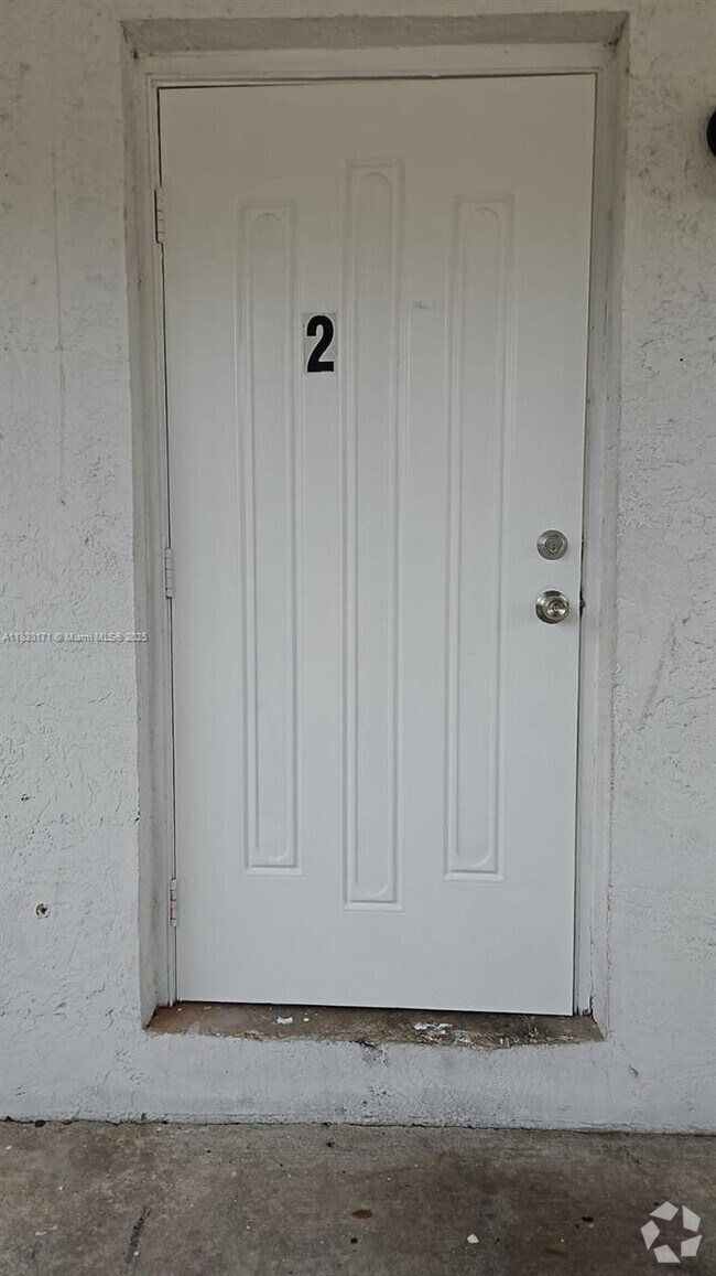 Building Photo - 1051 NW 27th Ave Unit 2 Rental