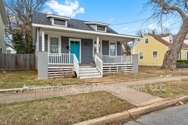 Photo - 2007 Albany Avenue